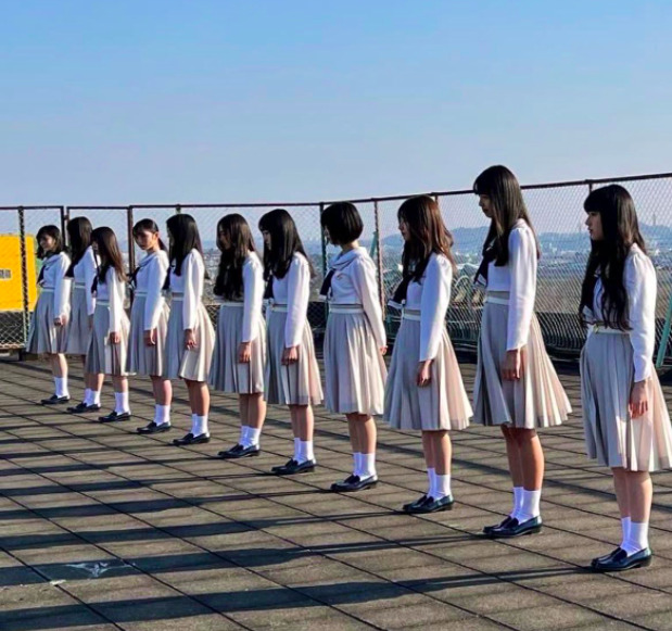 乃木坂46の5期生屋上写真